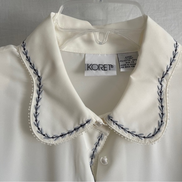 Koret Tops - Koret vintage sheer Peterpan collar embroidered blouse - size 14